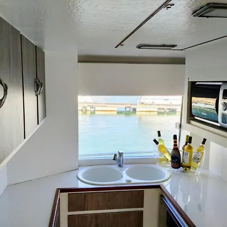 بوتيل Sea Suites - Boat *
