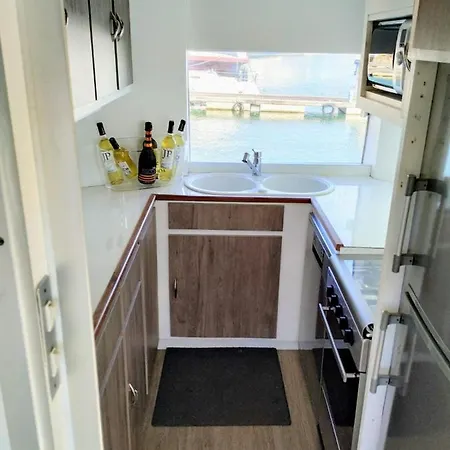 بوتيل Sea Suites - Boat *